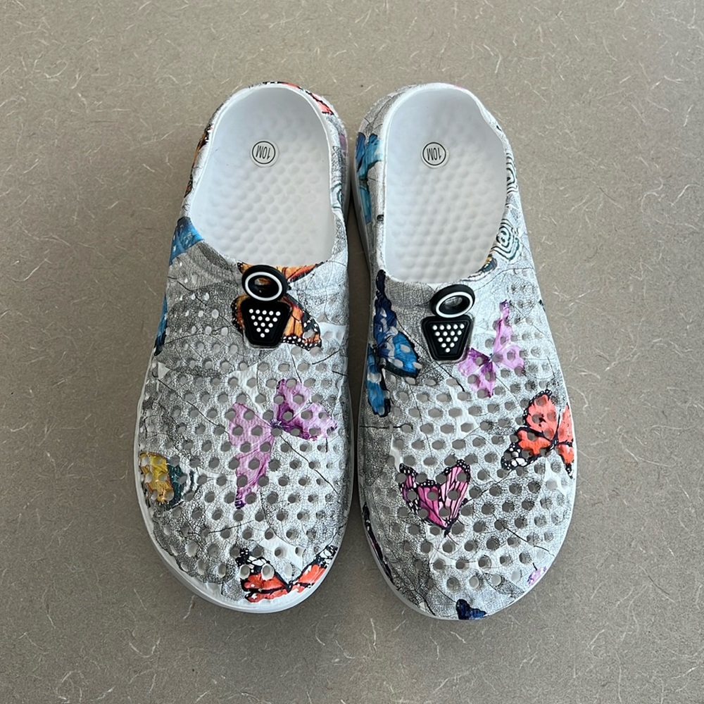 Lightweight Cushion Butterfly Comfort Clogs